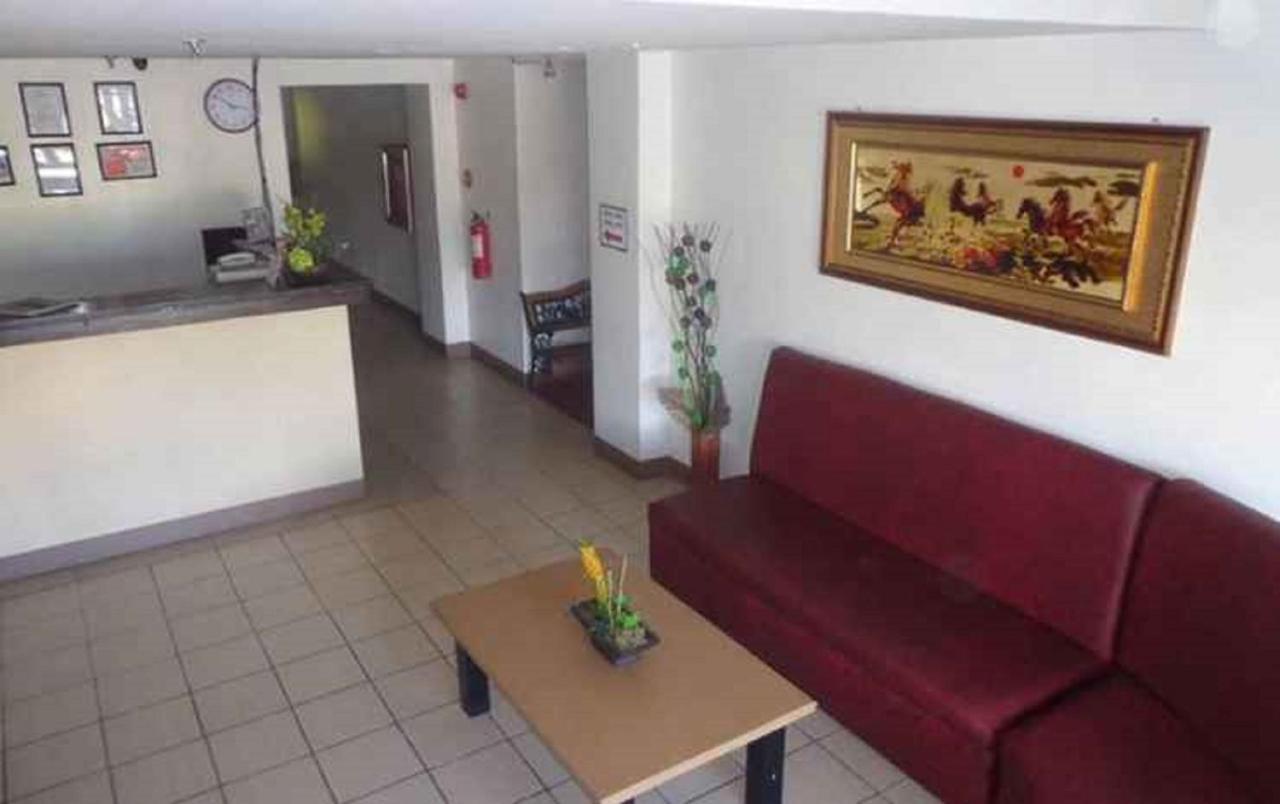Hotel Oyo 662 Paradise Apartelle-malinta Manila