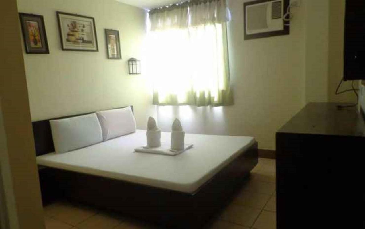 Oyo 662 Paradise Apartelle-malinta Hotel Manila