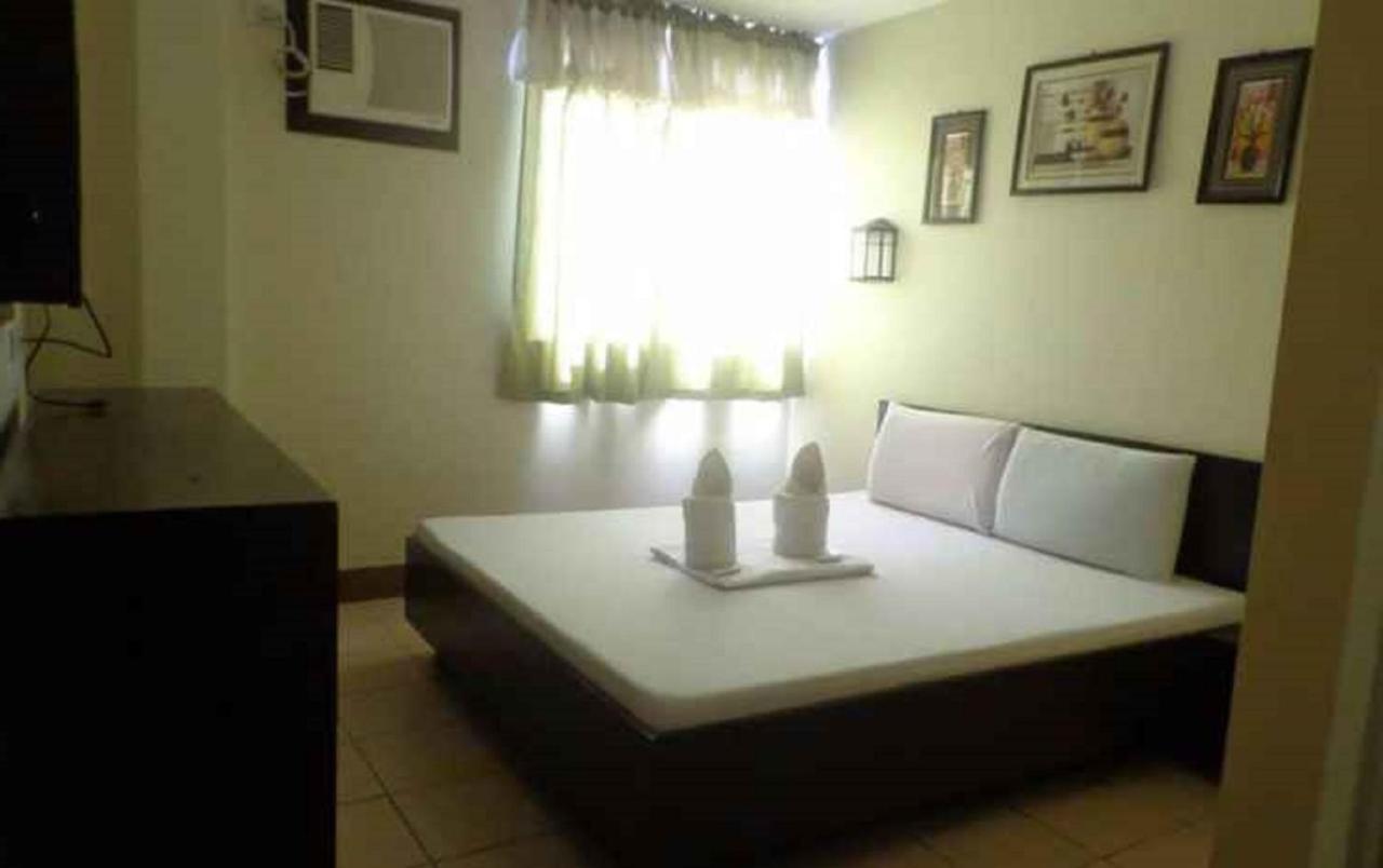 Hotel Oyo 662 Paradise Apartelle-malinta Manila