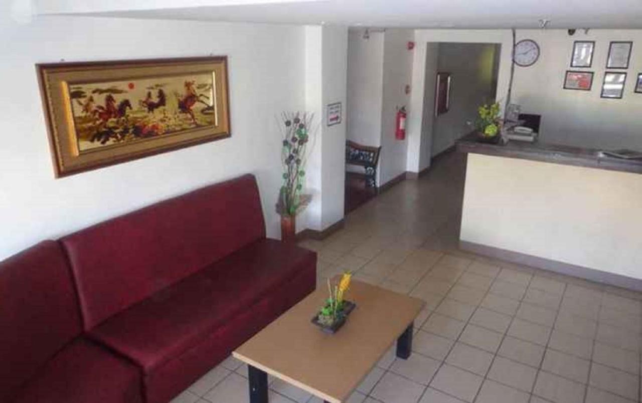 Hotel Oyo 662 Paradise Apartelle-malinta Manila